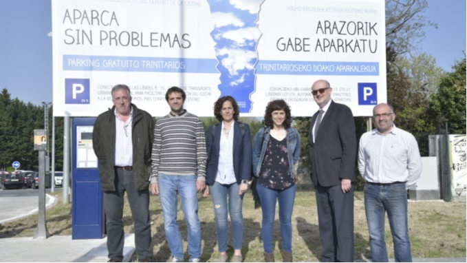 El alcalde Joseba Asirón, el presidente de MCP Aritz Ayesa, los concejales Itziar Gómez, Patri Perales y Joxe Abaurrea y el Gerente de TCC Ramón Palau